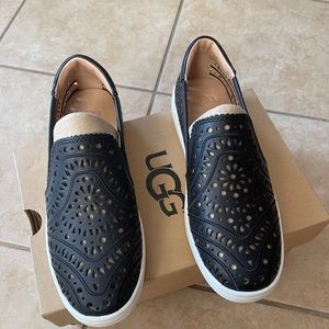 New in box Ugg Cas Perf Slip on sneakers